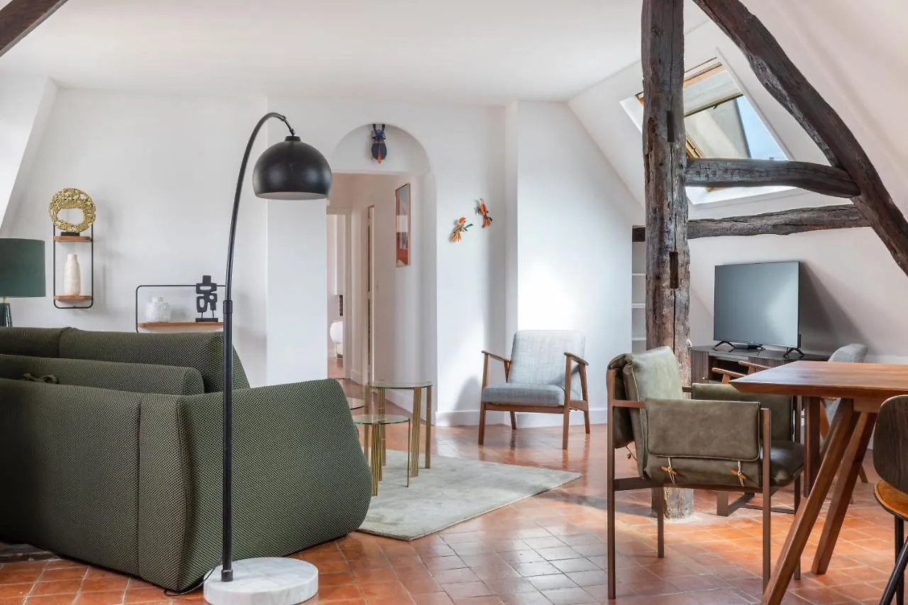 Renaissance Apartment Paris