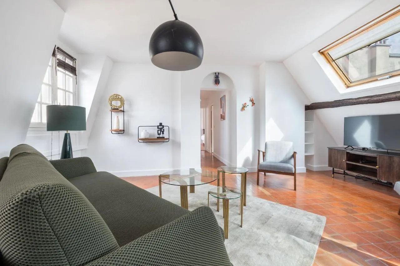 Renaissance Apartment Paris